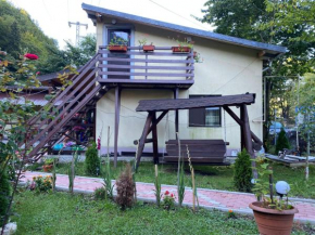 Casa La Poalele Muntelui